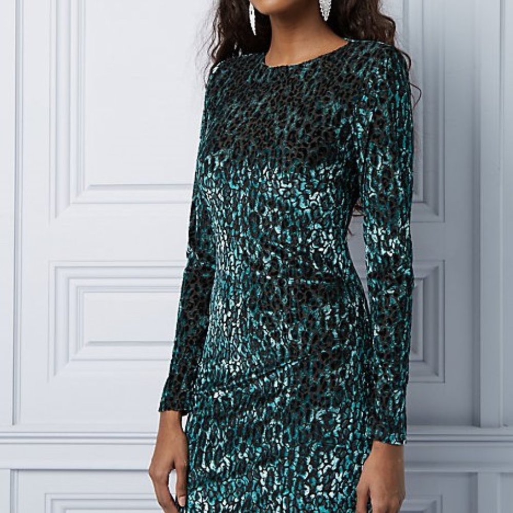 le Chateau Roxy Earle velvet green cocktail dress